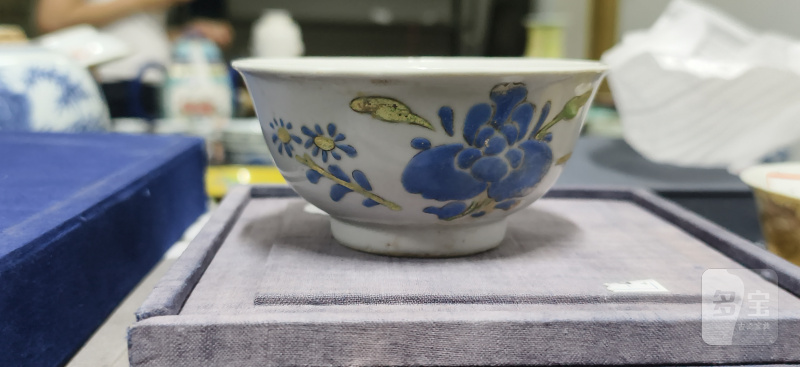 清 料彩花卉纹碗 - 图2